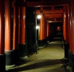 異世界に迷い込んだ気分! 夜の伏見稲荷大社を訪れてみた話